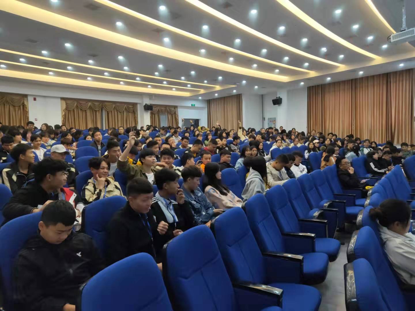 微信图片_20191107085609.jpg 微信图片_20191107085609.jpg