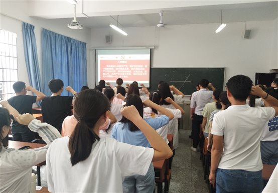 E:党务工作?0年上党务三会一课?0年7月份党课开讲啦刘书记微信图片_20200701172920.jpg