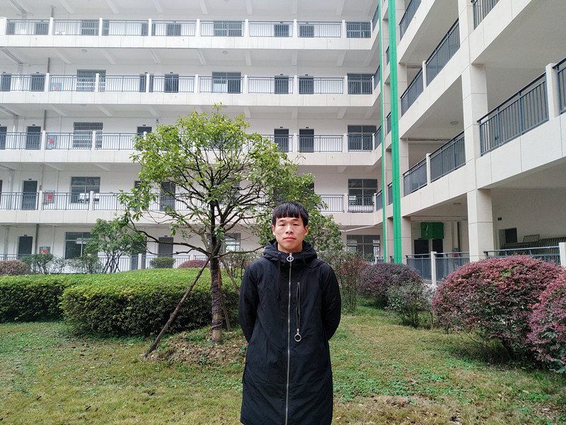 吴运利生活照1_副本.jpg 吴运利生活照1_副本.jpg