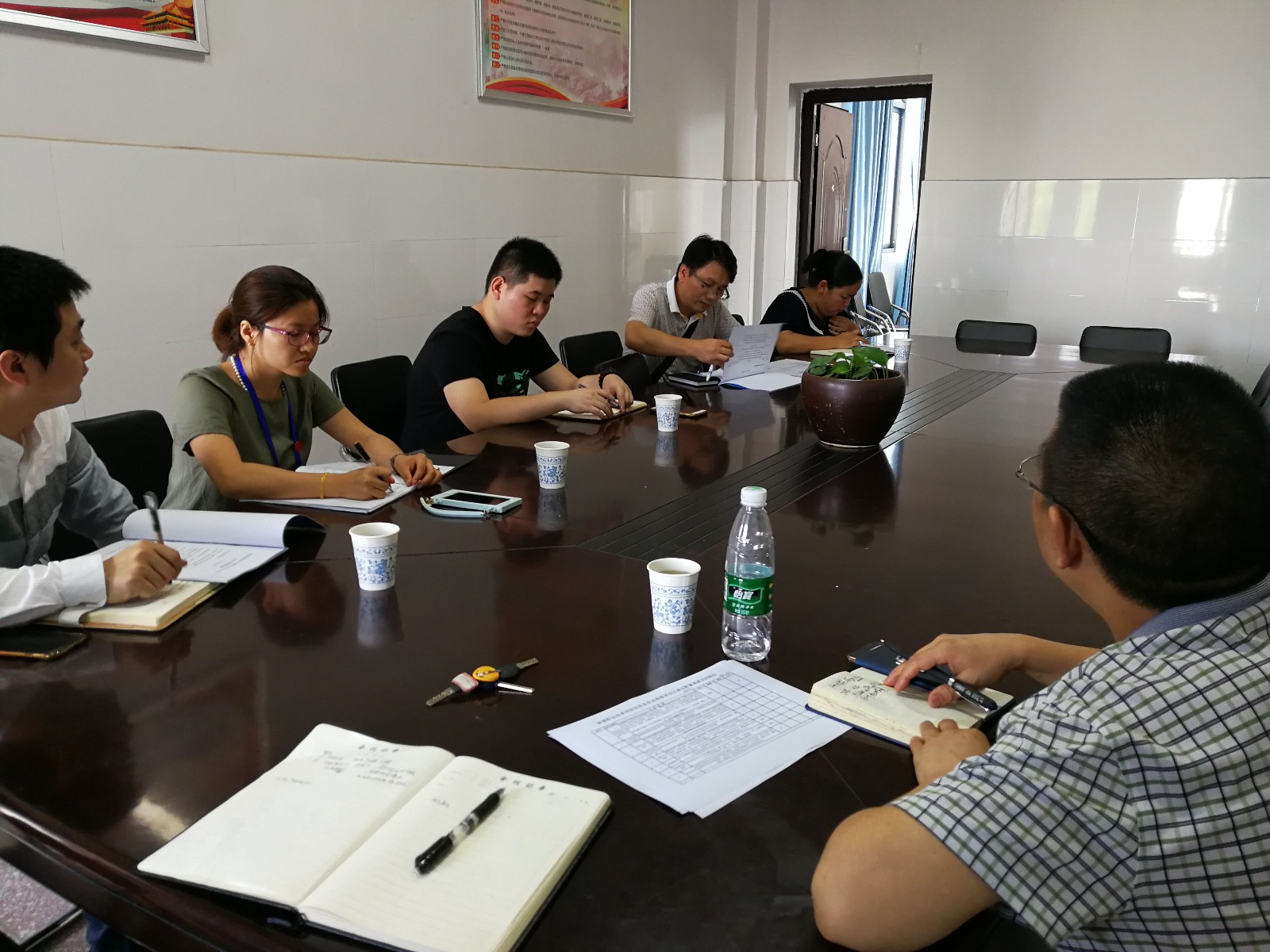 电子政务办评审现场.jpg 电子政务办评审现场.jpg