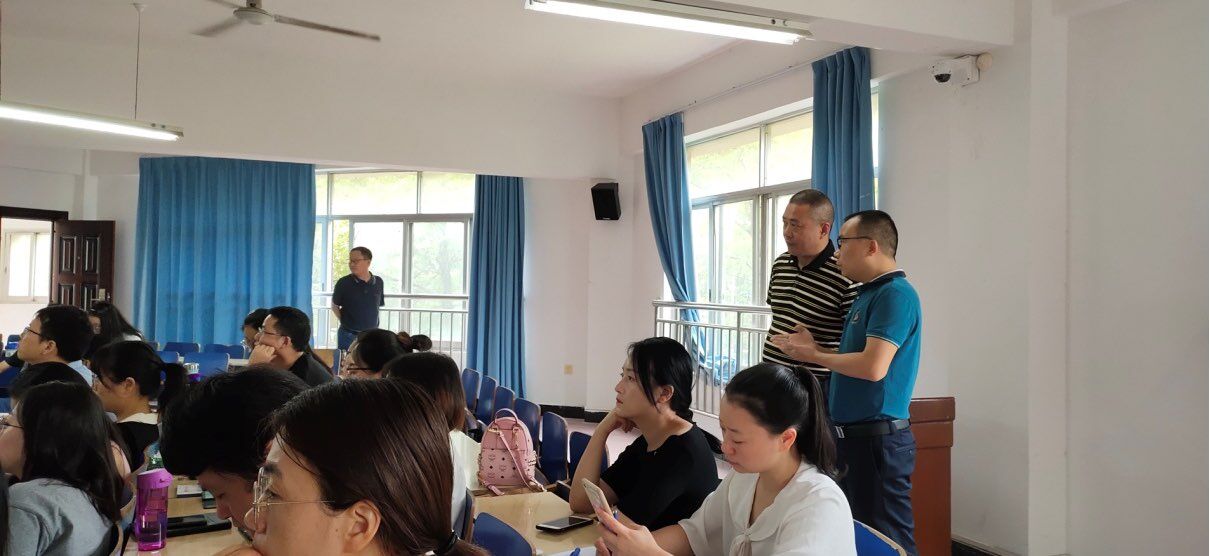 副院长王朝辉莅临培训会议.jpg 副院长王朝辉莅临培训会议.jpg